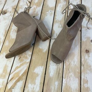 Seychelles Beige/Taupe High Top Heels Peeptoe Leather Size 8 Casual Party Work